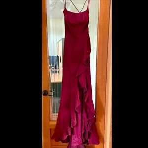 La Femme, Hollywood Glam, Formal Gown - crimson red